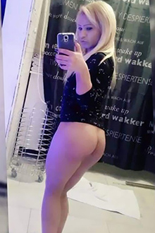 High Class Escort Maria-Trans verwöhnt mit High Heels über die Berliner Escortagentur